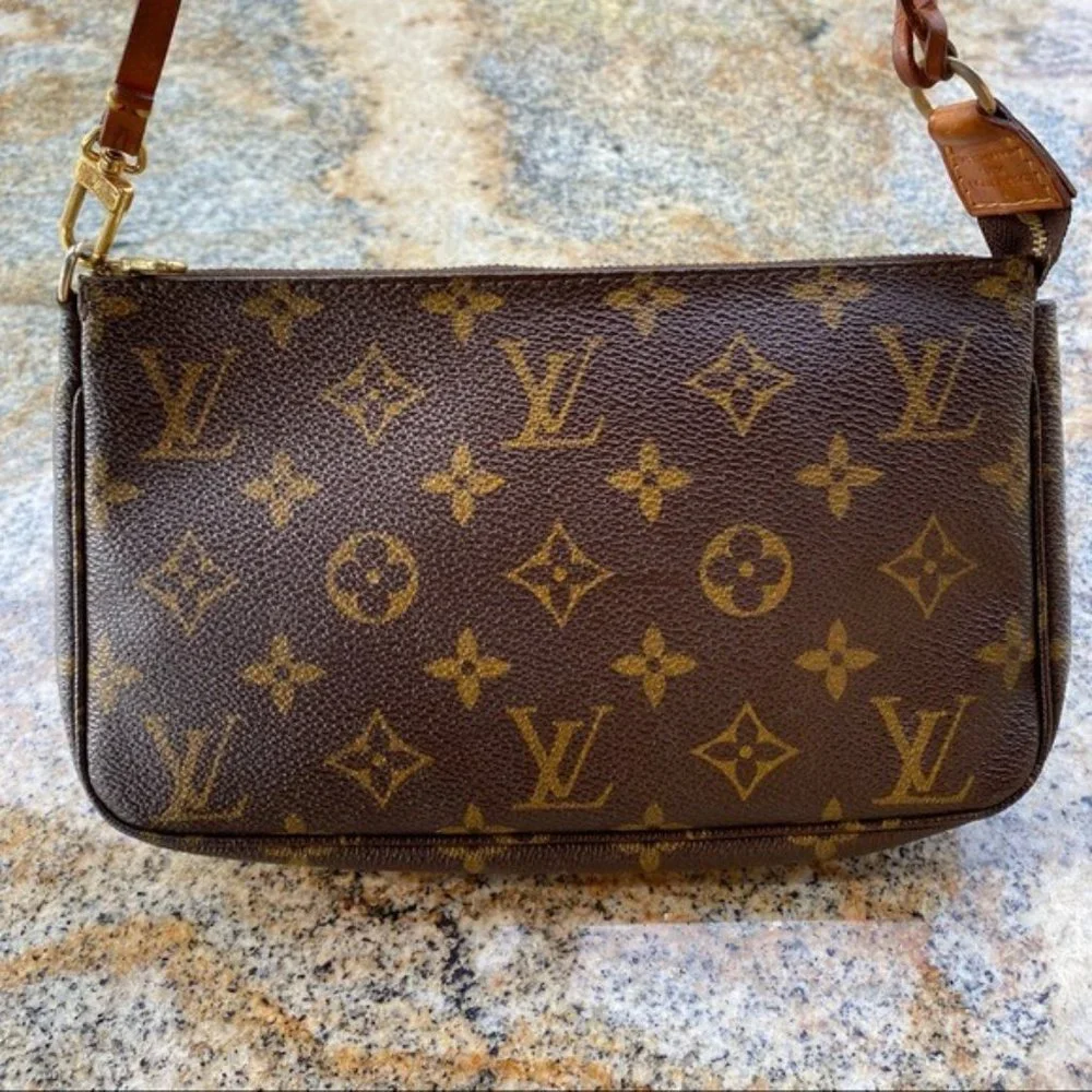 SOLD Louis Vuitton Monogram Pochette Accessoires SD0052 - Picture 2 of 16